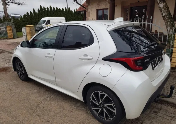 samochody osobowe Toyota Yaris cena 46700 przebieg: 2500, rok produkcji 2021 z Olsztyn